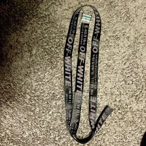 Off white belt (black)